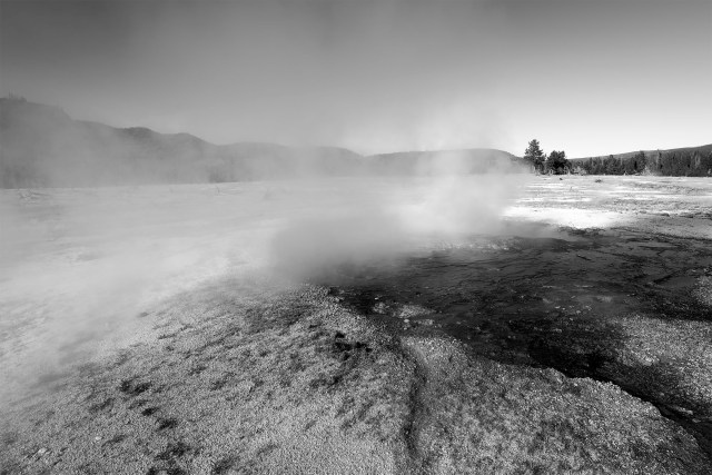 Yellowstone_bw_34198
